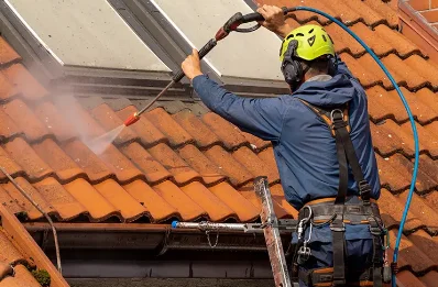 Démoussage et hydrofuge de toiture à Sublaines
